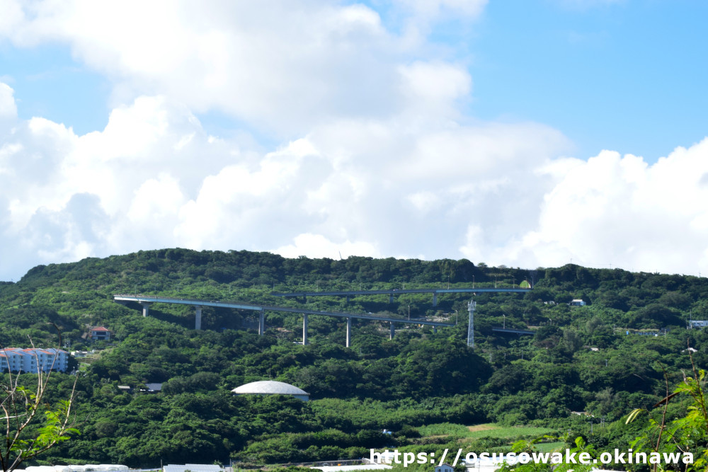 知念岬公園から見たニライカナイ橋