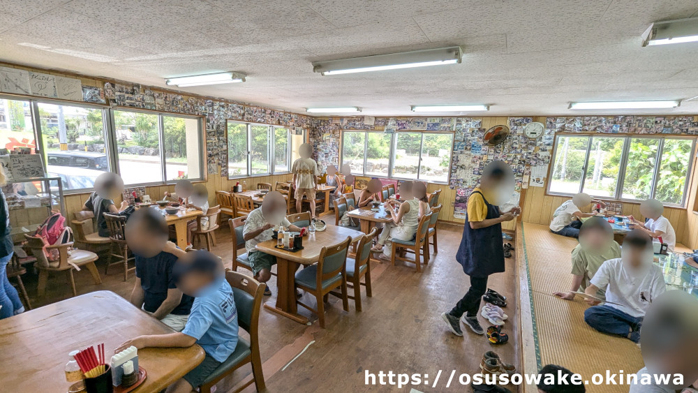 沖縄県名護市・本部町「そば屋よしこ」店内の様子