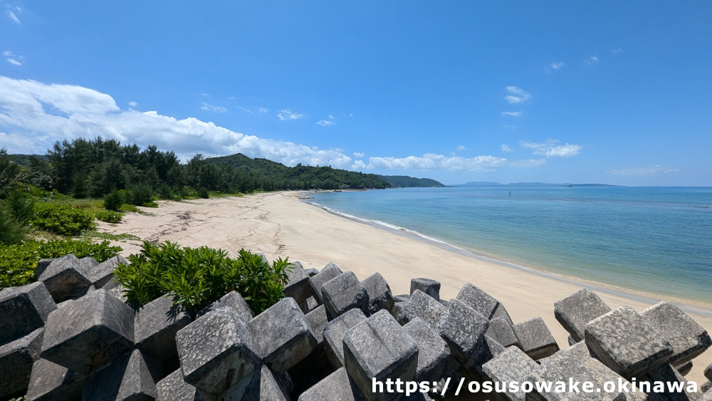 沖縄県国頭港食堂の目の前の海