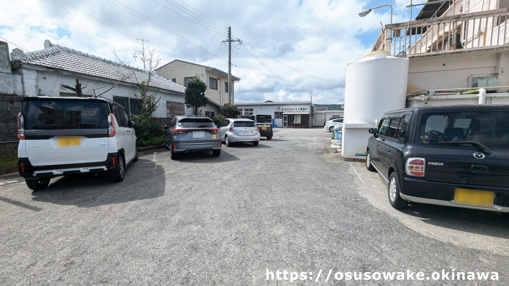 我部祖河食堂名護本店の駐車場