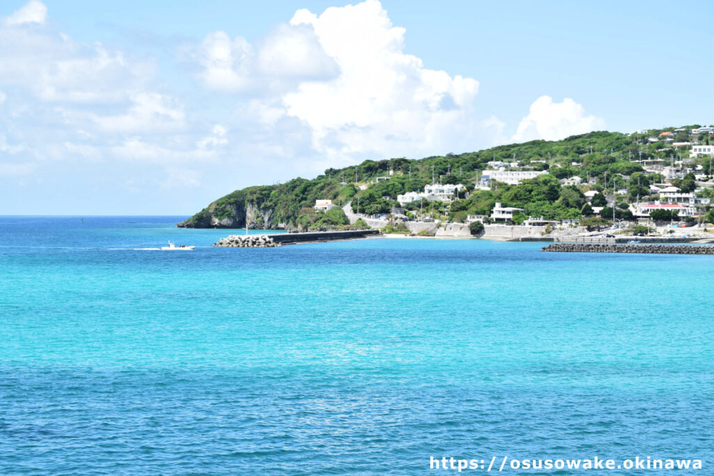 沖縄県今帰仁村古宇利島（古宇利大橋から撮影）