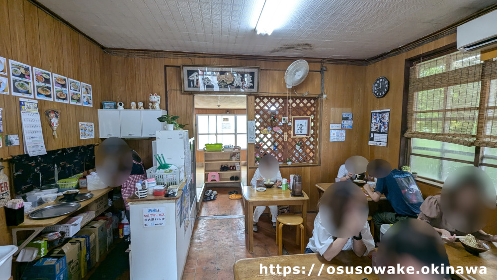 沖縄県大宜味村の前田食堂の店内写真