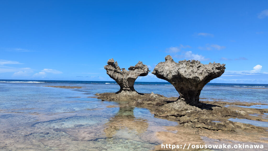 沖縄県今帰仁村古宇利島（恋の島）のティーヌ浜とハートロック